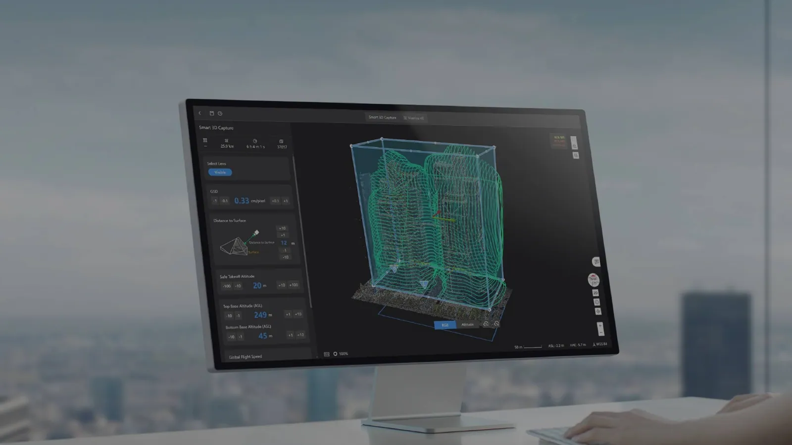 Каркасная BIM-модель здания на экране рабочей станции